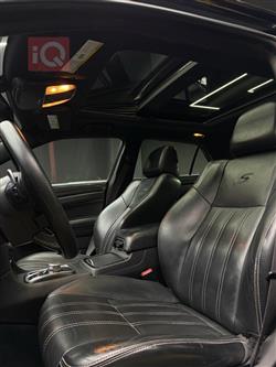 کرایسلەر 300